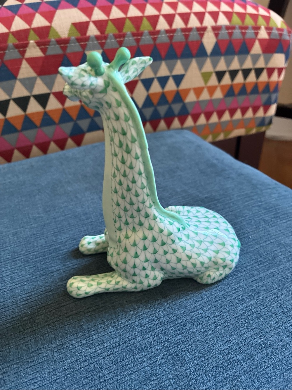 Herend seated giraffe green fishnet 15756 - Picture 3 of 8